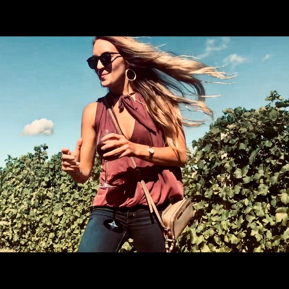 ••FREE PEOPLE- tie front shirt••